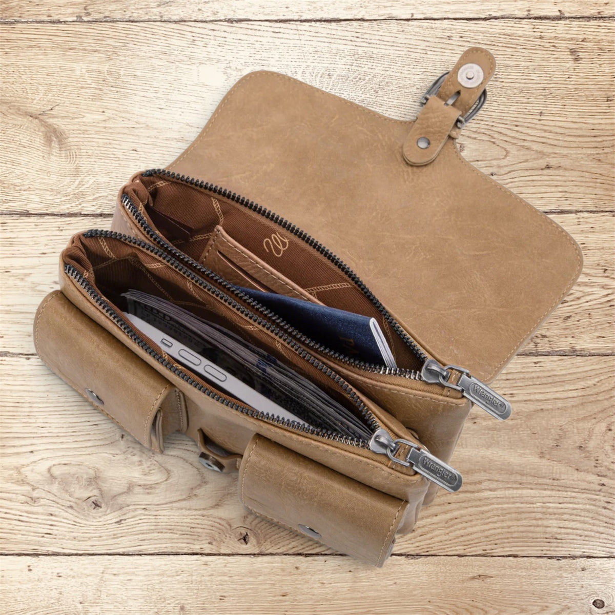 Wrangler Vintage-Inspired Crossbody Bag - Khaki