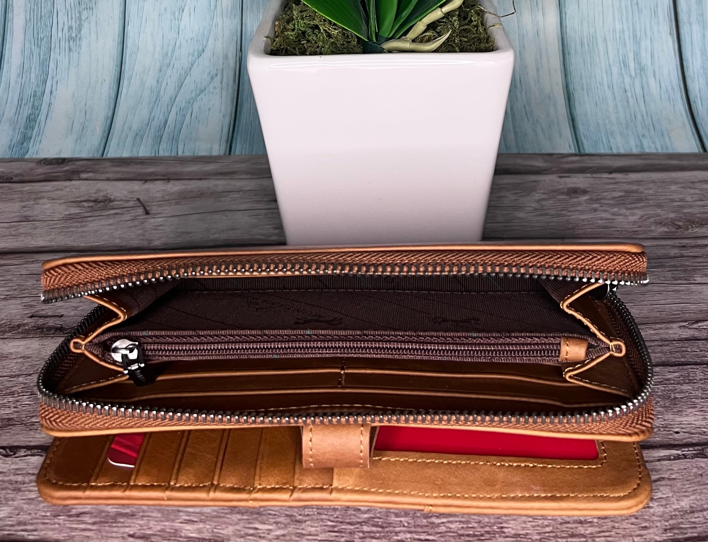 Montana West Genuine Leather Bi-Fold RFID Protected Wallet